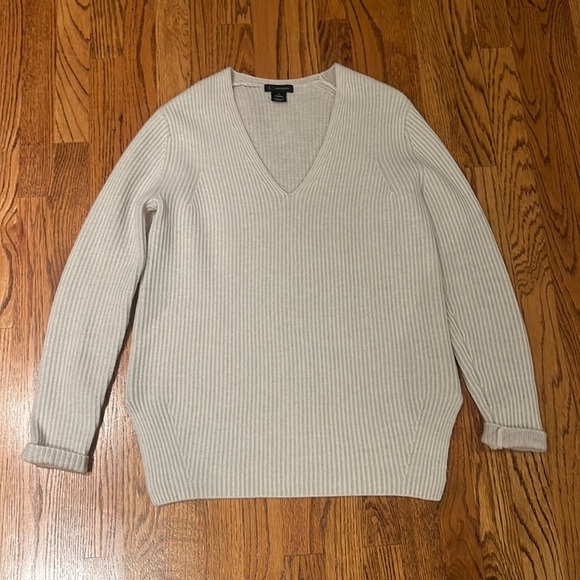 C by Bloomingdale’s Woman’s Cream Wool/Cashmere Sweater Size M - Picture 1 of 4